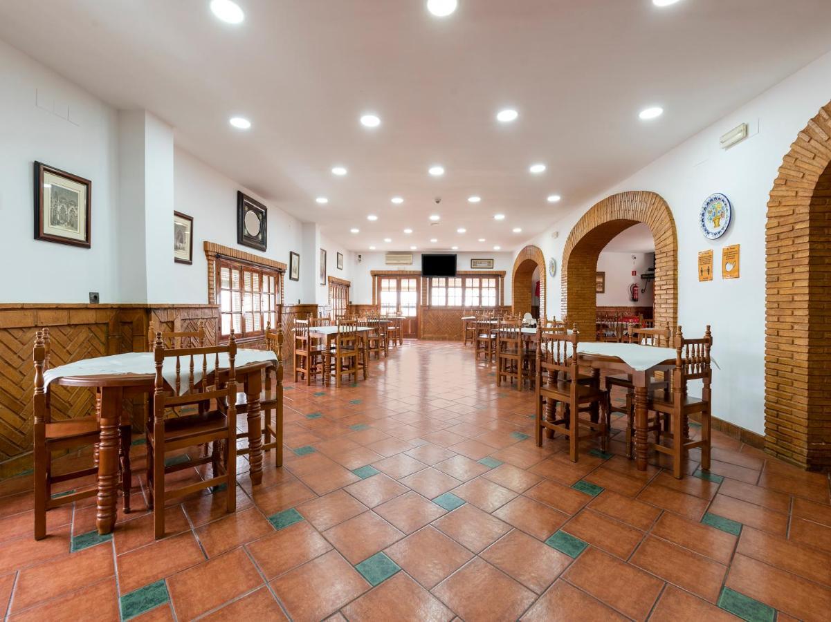Oyo Hostal El Paisano Utrera Exterior foto